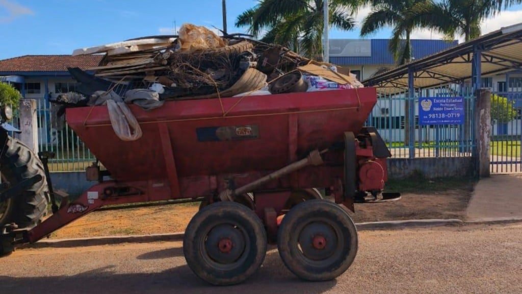 Ação de limpeza na rodovia MT-208 encabeçada pela fazenda Caruru. Foto: Divulgação/Fazenda Caruru