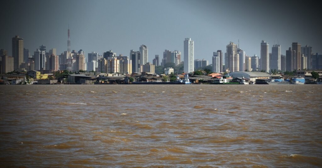 Skyline de Belém, do Pará, cidade-sede da COP30