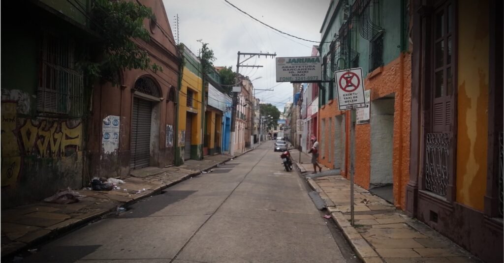 Falta de água e saneamento são problemas históricos em Belém