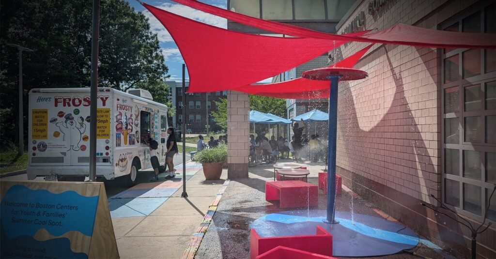 Chuveiro gratuito em centro de resfriamento de Boston