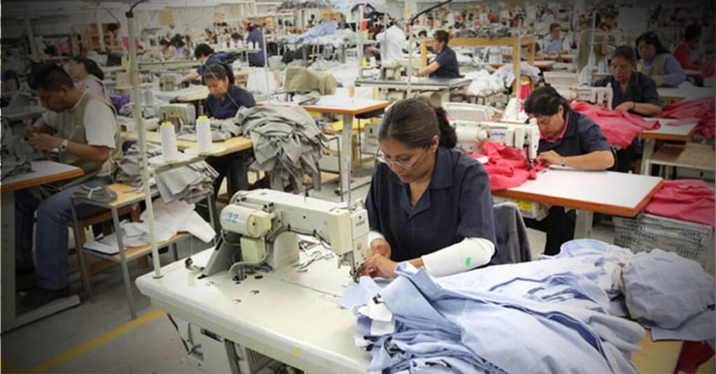 No Sul Global, a maior parte da indústria da moda ainda se vale de um exército de trabalhadores vulneráveis