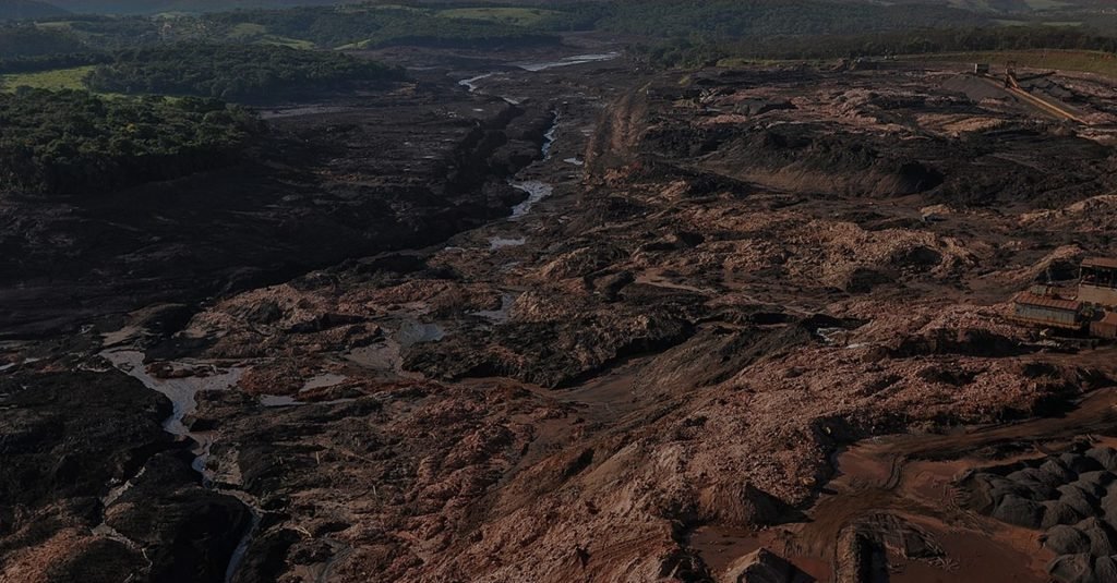 Destruição causada em Brumadinho após rompimento de barragem em 2019
