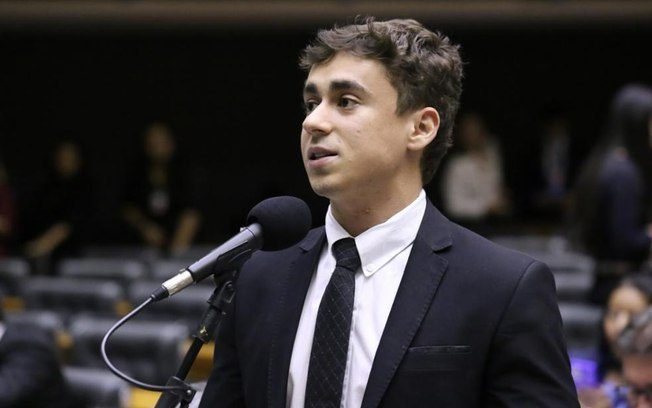 Nikolas Ferreira anuncia ação no MP contra Lula e escola de samba