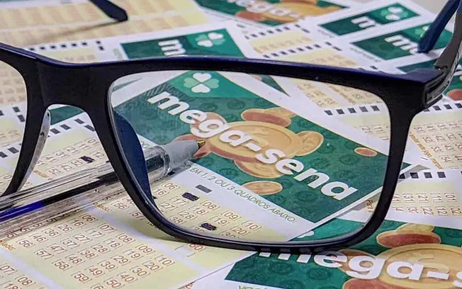 Mega-Sena acumula e prêmio sobe para R$ 130 milhões