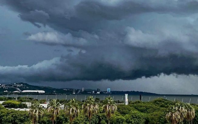 Temporal no Carnaval alaga e causa caos na Grande Porto Alegre