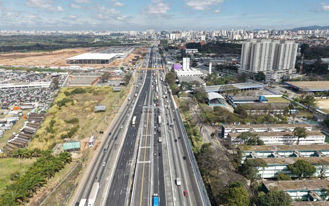 Perseguição acaba em engavetamento entre cinco veículos na Dutra