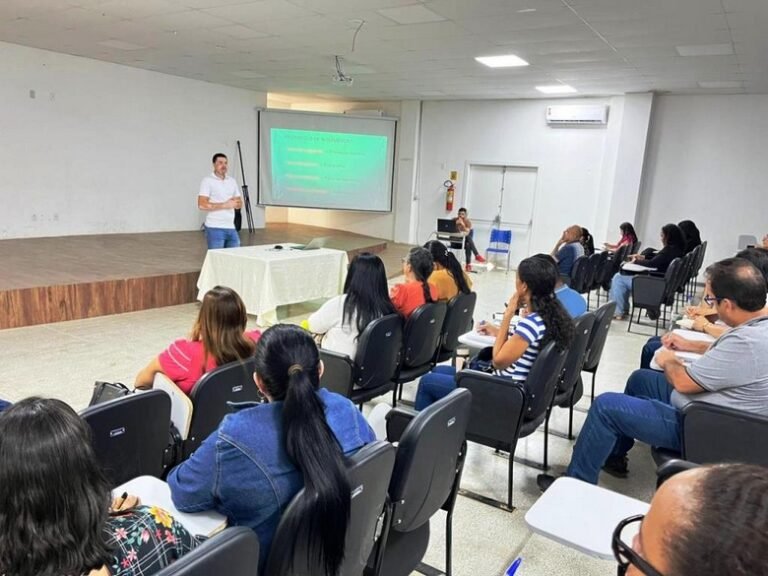 Educação de Barreiras fortalece gestão pedagógica com treinamento estratégico do sistema Educanet