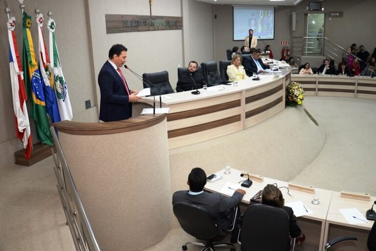 Vice-prefeito Túlio Viana leva mensagem do Executivo na abertura dos trabalhos do Poder Legislativo