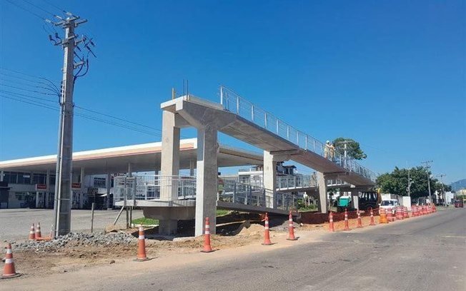 Chuvas alteram obras em passarela na BR-101 no RS