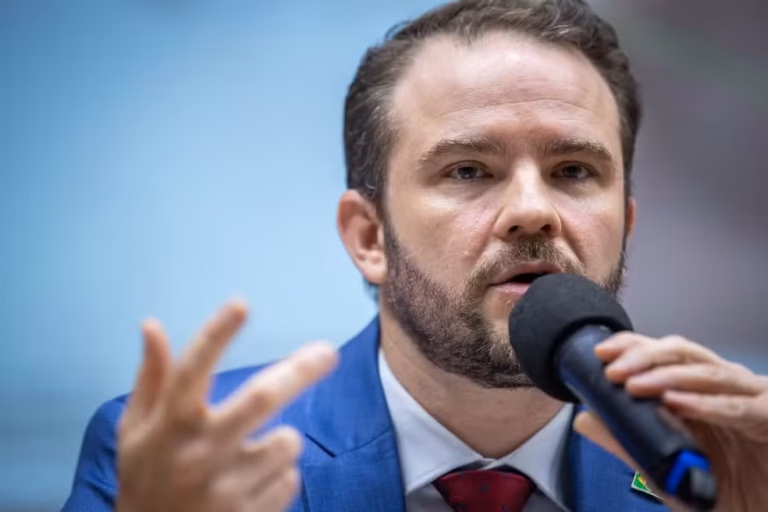 Novo Ministro da Fazenda anuncia auxiliares; Rogério Ceron será secretário-executivo