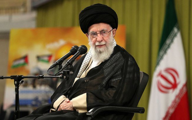 CIA monitorou Khamenei por meses antes de ataque