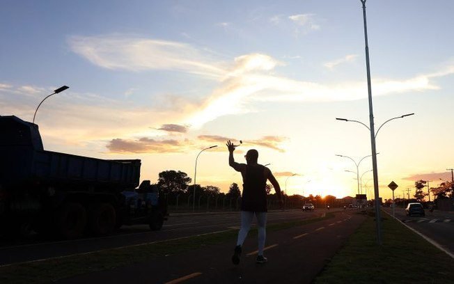 Calor segue, mas frentes frias prometem alívio até o fim de abril
