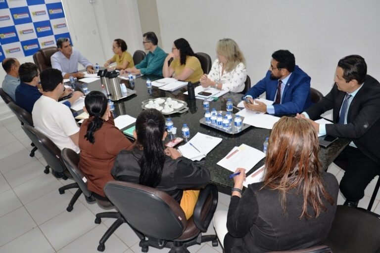 Prefeitura de Barreiras dialoga com Sindicato e apresenta proposta de reajuste de 5,4% para profissionais da Educação