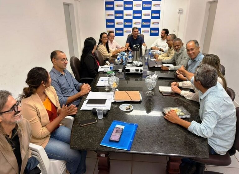 Prefeito Otoniel Teixeira reúne secretariado e alinha planejamento das ações da gestão municipal para 2026
