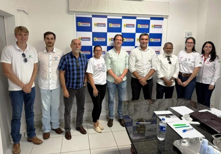 Prefeito Otoniel Teixeira recebe diretoria da Acrioeste e conhece proposta do 1º Fórum de Pecuária da Bahia 2026