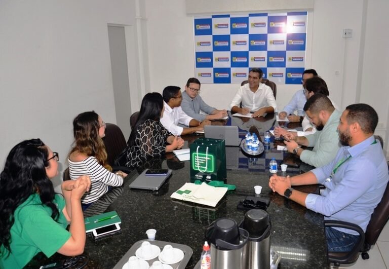 Prefeito Otoniel Teixeira recebe equipe da Neoenergia e reforça parceria para o desenvolvimento de Barreiras