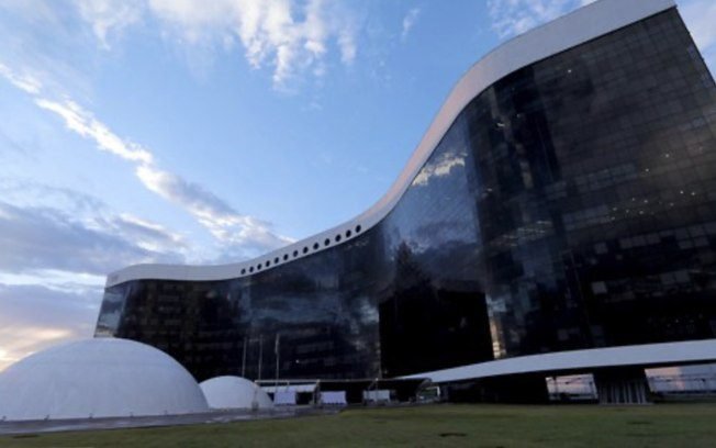 TSE emite alerta sobre golpe do título de eleitor no WhatsApp