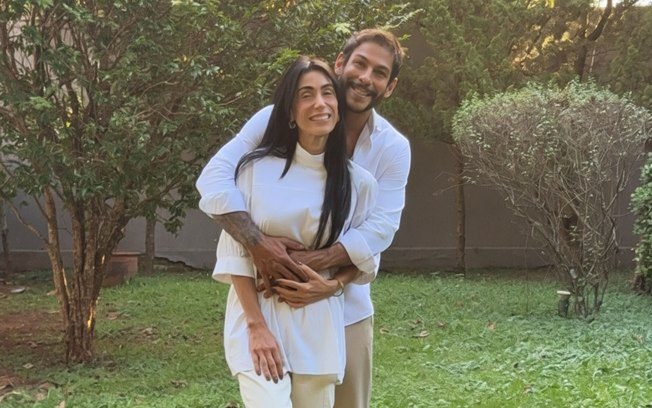 Michelle Barros e Shia Phoenix anunciam gravidez