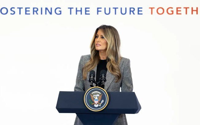 Caso Epstein: Melania Trump nega ligação e fala em “mentiras”