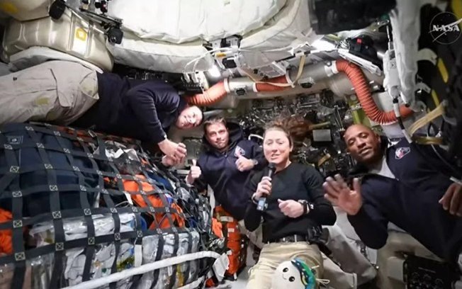 Artemis II: cratera lunar homenageia esposa de comandante