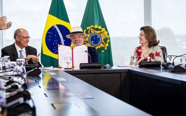 Acordo Mercosul-UE é promulgado e vigora a partir de 1º de maio