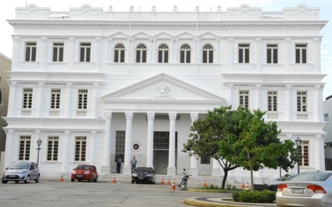 Tribunais caíram no canto da sereia do BRB