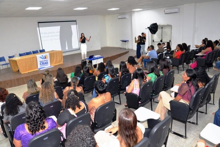 Secretaria de Assistência Social e Trabalho promove workshop de posicionamento digital para participantes do Qualifica CRAS Barreiras