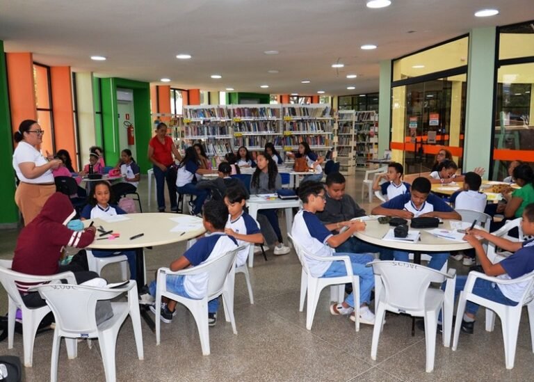 Entre Páginas e Afetos promove manhã de leitura, criatividade e acolhimento emocional para alunos da rede municipal