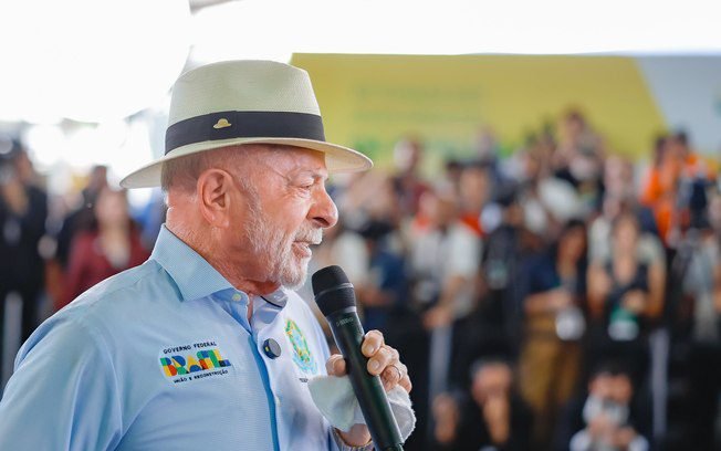 Lula diz que vai reenviar ao Senado indicação de Messias ao STF