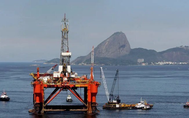 Petróleo fecha em baixa com expectativa de acordo entre EUA e Irã