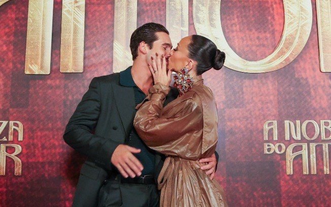 Nicolas Prattes diz que ficou mais “mão de vaca” após casamento