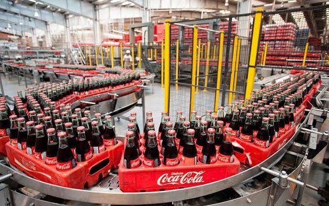 Coca-Cola reduz volume de embalagens para conter inflação