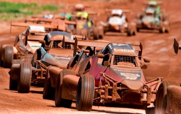 LEM vira palco nacional da velocidade na terra com abertura do Autocross Brasil 2026
