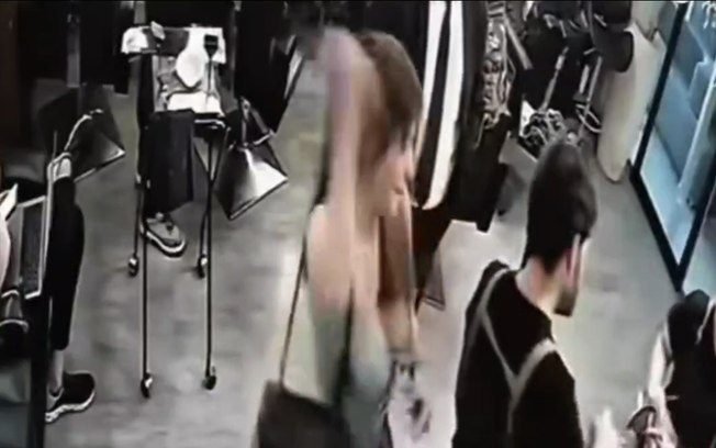 VÍDEO: mulher esfaqueia cabeleireiro por não gostar do corte