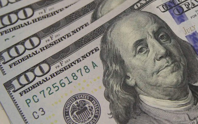 Dólar fecha a R$ 4,91, menor valor desdejaneiro de 2024