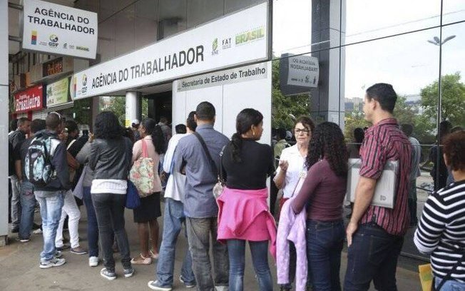 Desemprego marca 6,1% e renova mínima para o período