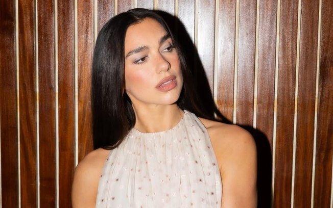 Dua Lipa processa Samsung em R$ 73 milhões por direito de imagem