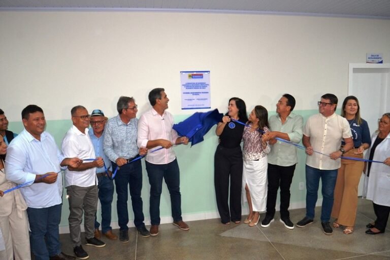 Prefeito Otoniel Teixeira inaugura Unidade de Saúde da Família Elizabete Pereira de Melo durante a programação dos 135 anos de Barreiras
