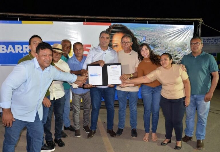 Prefeito Otoniel Teixeira assina ordem de serviço para construção de creche no bairro Santa Luzia
