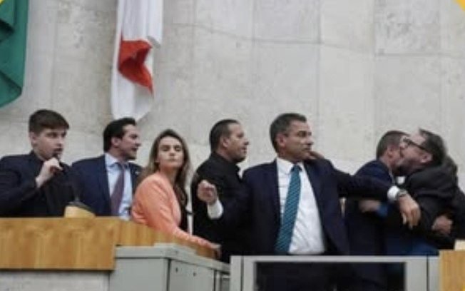 Confusão marca votação de reajuste de servidores na Câmara de SP