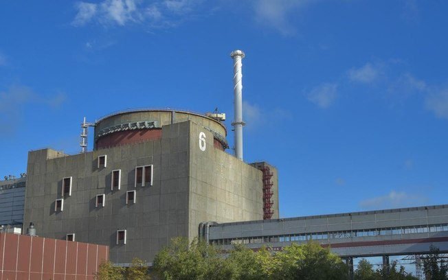 Drone atinge usina nuclear capturada pela Rússia, diz AIEA