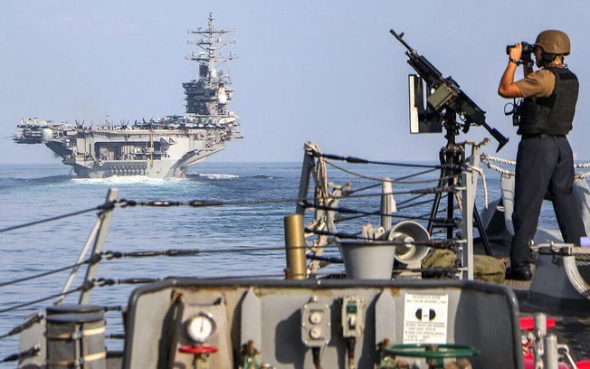 Irã fecha Ormuz e ameaça atacar navios que furarem bloqueio
