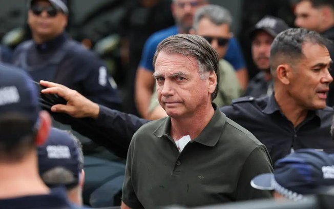 Bolsonaro deve depor na PCDF no inquérito daarma apreendida