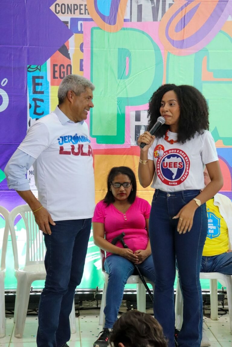 É obrigação nossa garantir residência estudantil, afirma Jerônimo durante ato da juventude do PGP em Barreiras