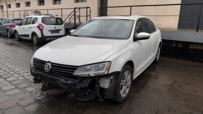 Novo leilão da Receita tem iPhone 13 por R$ 480 e VW Jetta por R$ 13,2 mil; veja como participar