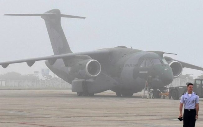 Força Aérea resgata 13 brasileiros que estavam na Venezuela
