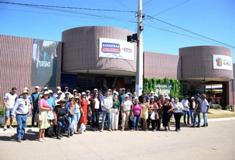 Mais de 150 produtores rurais visitam stand da Prefeitura de Barreiras na Bahia Farm Show e conhecem ações voltadas ao fortalecimento da Agroindústria