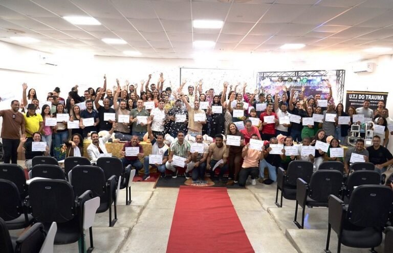 Professores de Educação Física da rede municipal de Barreiras concluem formação em Suporte Básico de Vida nas Escolas
