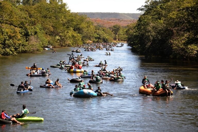20ª edição do Passeio Ecológico Panacan reúne centenas de pessoas em tradicional descida de boia pelo Rio Grande