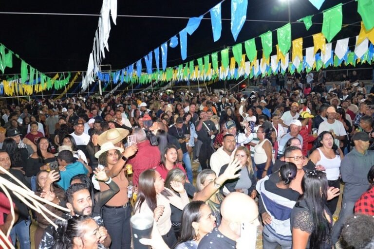 Com apoio da Prefeitura, Barrocão de Baixo vivencia três dias de festa com tradicional Arraiá Xamego Bom de São Pedro